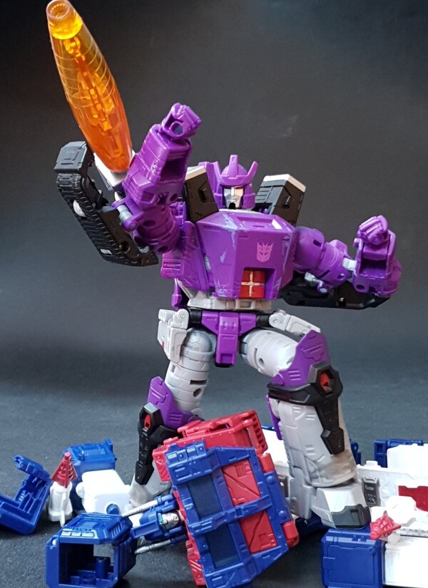 Transformers Kingdom Galvatron  (6 of 6)